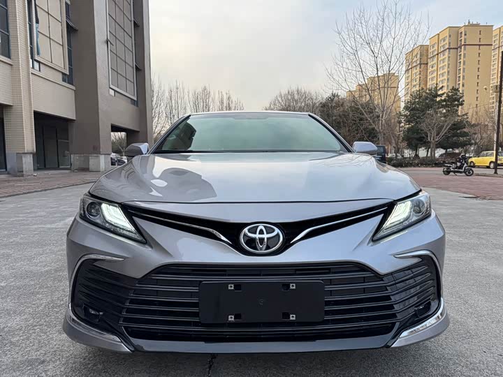 Фото 3 - Toyota Camry