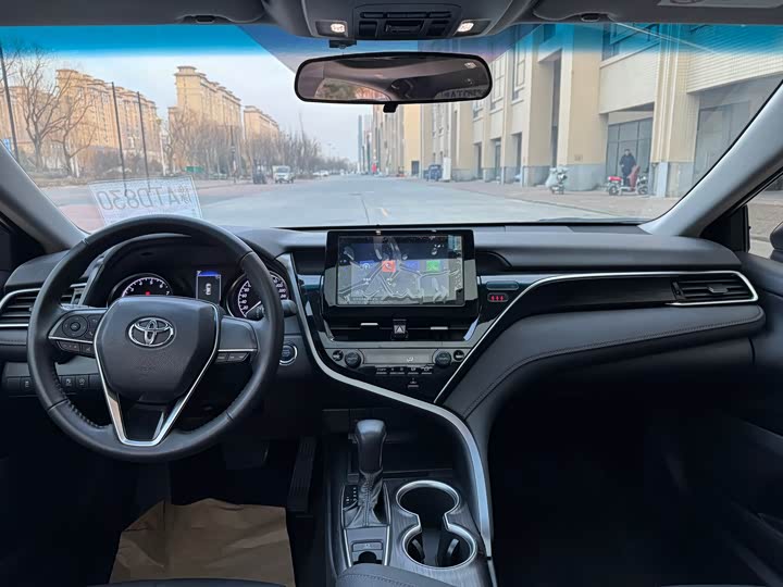 Фото 5 - Toyota Camry