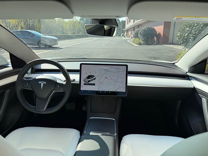 Фото 5 - Tesla Model 3