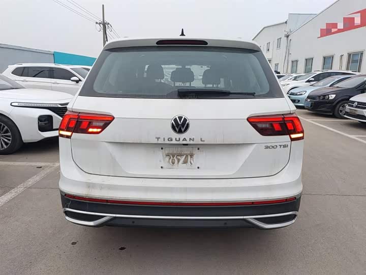 Фото 5 - Volkswagen Tiguan L Pro