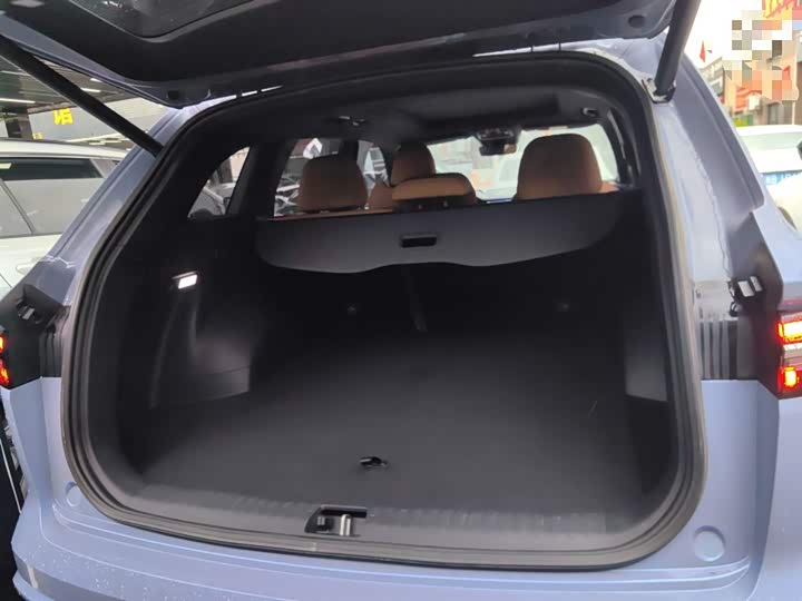 Фото 9 - Geely Monjaro L Hybrid