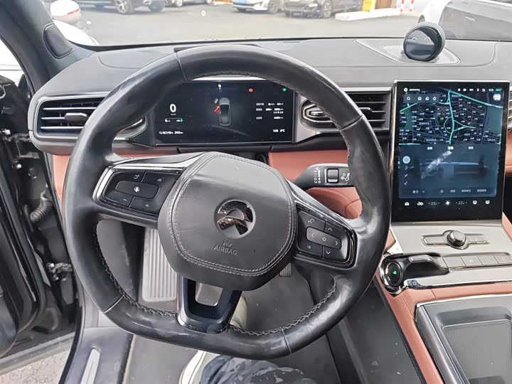 Фото 3 - Nio EC6