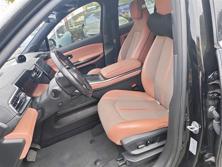 Фото 7 - Nio EC6