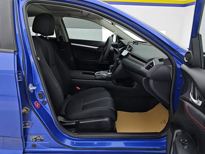 Фото 8 - Honda Civic