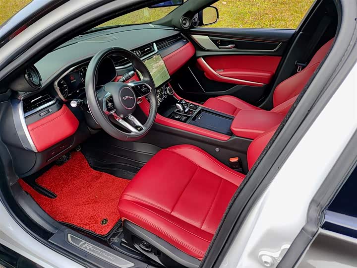 Фото 7 - Jaguar XF L