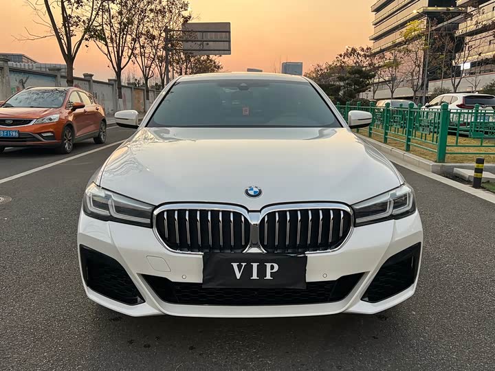 Фото 2 - BMW 5 Series