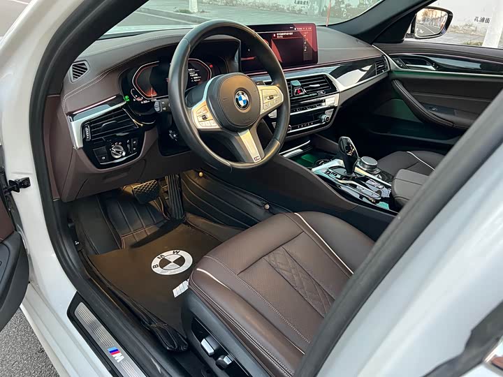 Фото 5 - BMW 5 Series