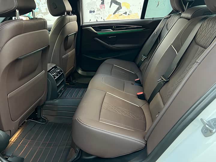 Фото 6 - BMW 5 Series