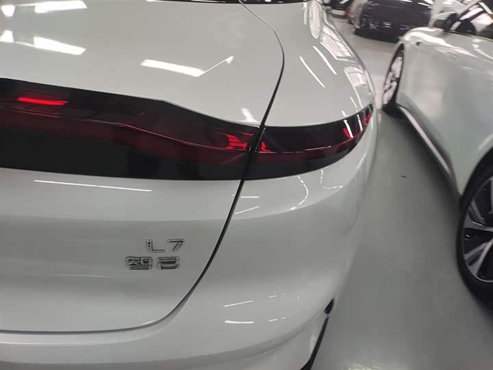 Фото 8 - IM motors L7