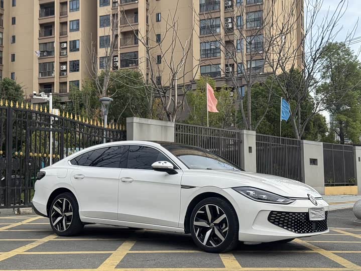 Фото 3 - Volkswagen Lamando L