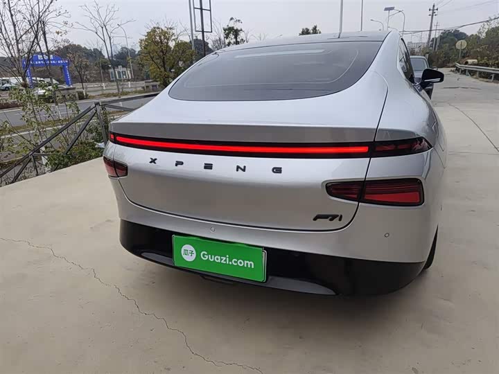 Фото 6 - XPeng P7