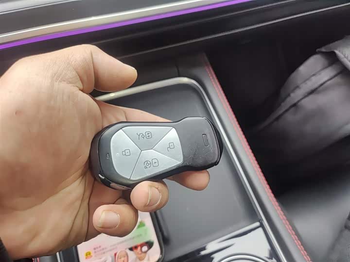 Фото 9 - XPeng P7