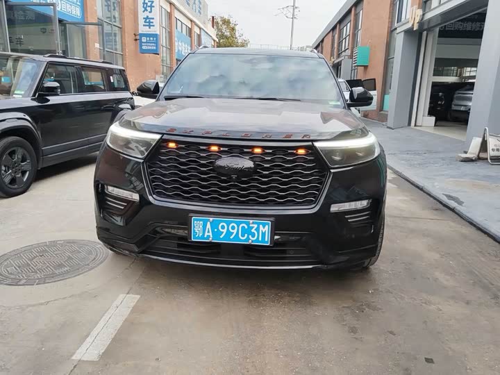 Фото 2 - Ford Explorer