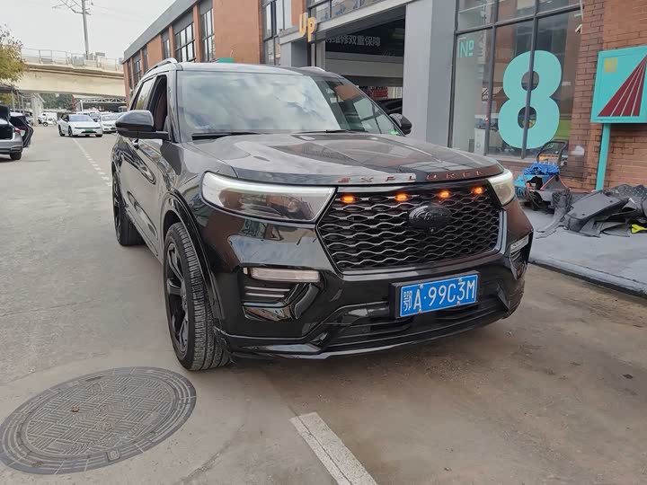 Фото 3 - Ford Explorer