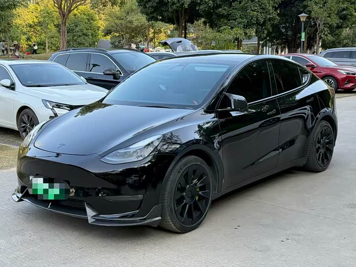 Фото 1 - Tesla Model Y