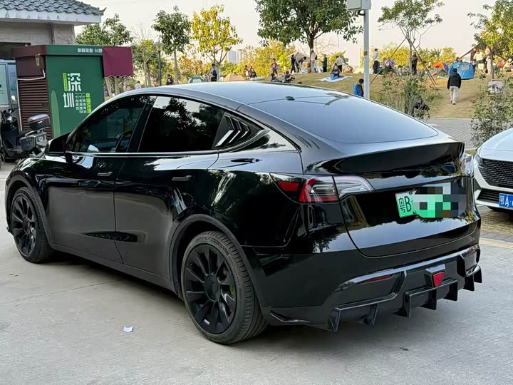 Фото 6 - Tesla Model Y