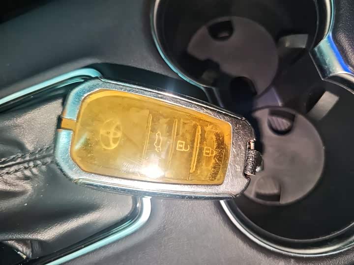 Фото 9 - Toyota Venza