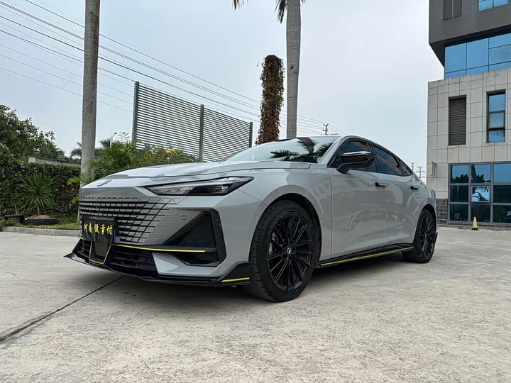 Фото 1 - Changan UNI-V