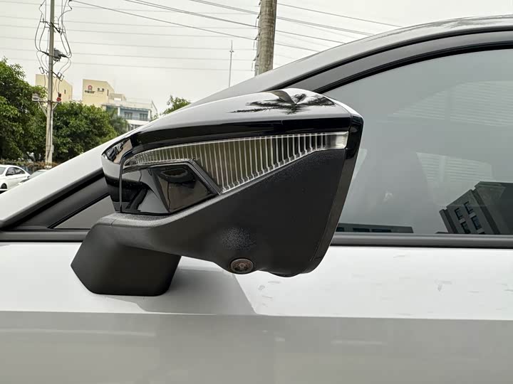 Фото 4 - Changan UNI-V