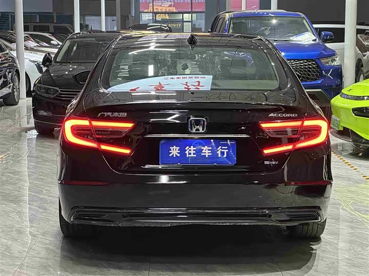 Фото 5 - Honda Accord