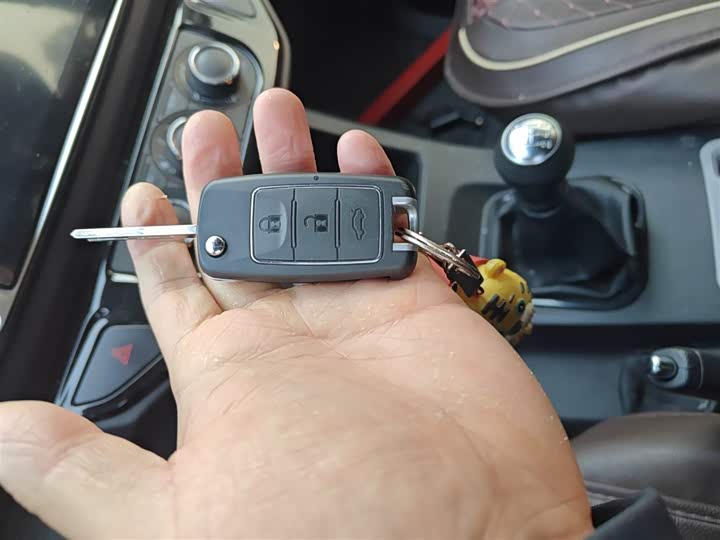 Фото 9 - Dongfeng Forthing Lingzhi M5