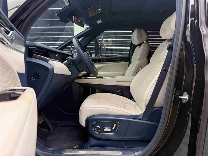 Фото 6 - Zeekr 009