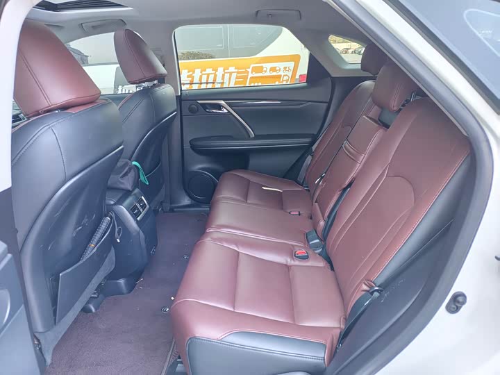 Фото 5 - Lexus RX