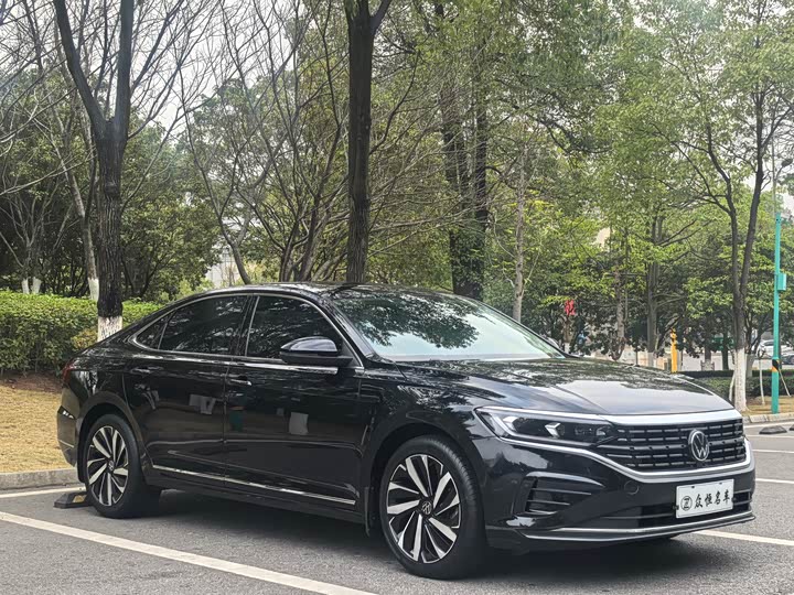 Фото 3 - Volkswagen Passat