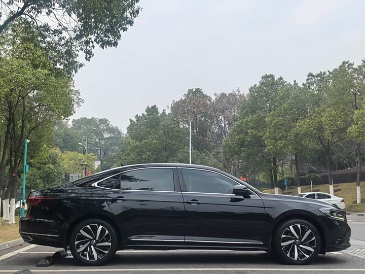 Фото 7 - Volkswagen Passat