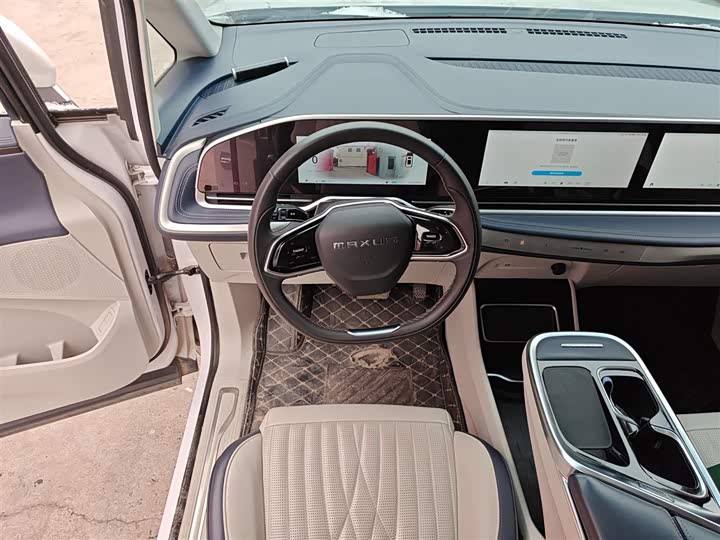 Фото 3 - Maxus G90