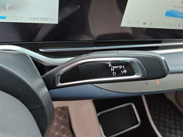 Фото 7 - Maxus G90