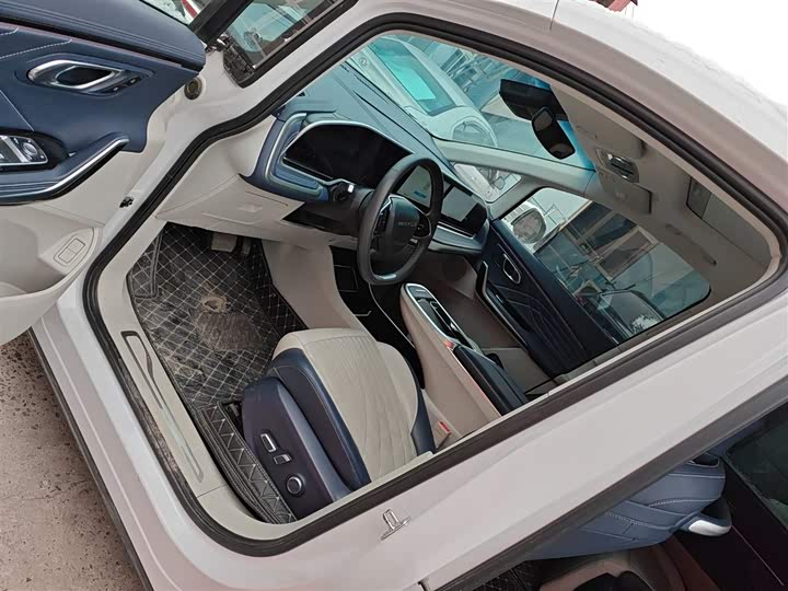 Фото 8 - Maxus G90