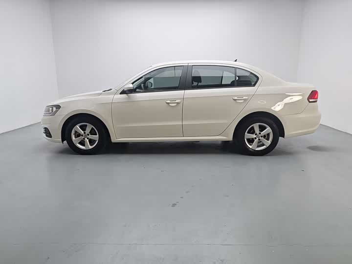 Фото 3 - Volkswagen Lavida