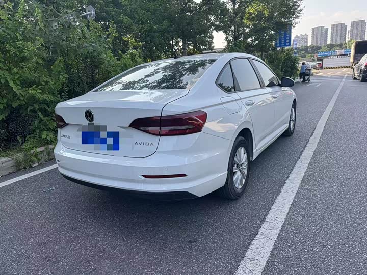 Фото 4 - Volkswagen Lavida