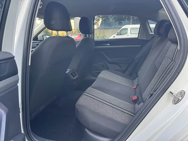 Фото 8 - Volkswagen Lavida