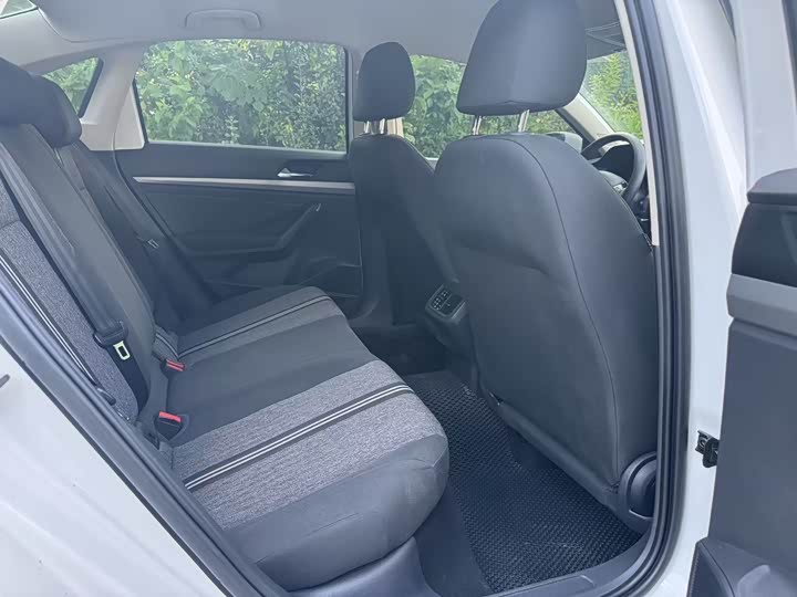 Фото 9 - Volkswagen Lavida