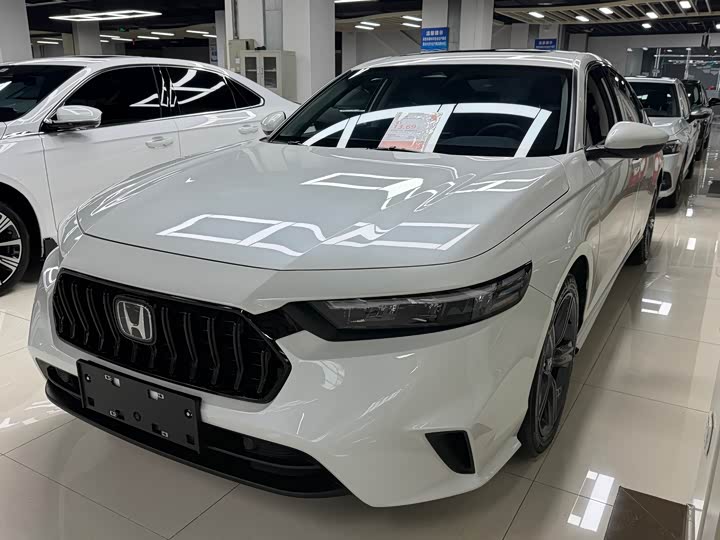 Фото 1 - Honda Inspire