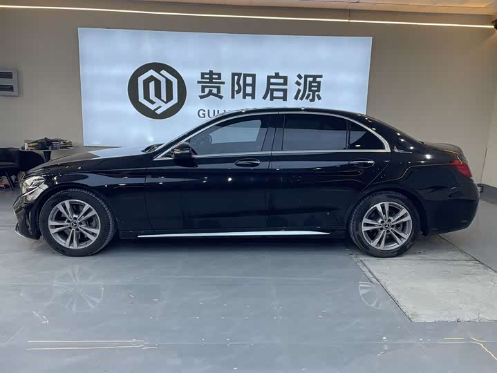 Фото 4 - Mercedes-Benz C-Class