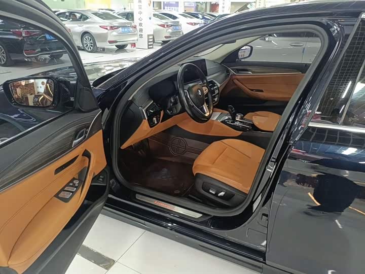 Фото 3 - BMW 5 Series