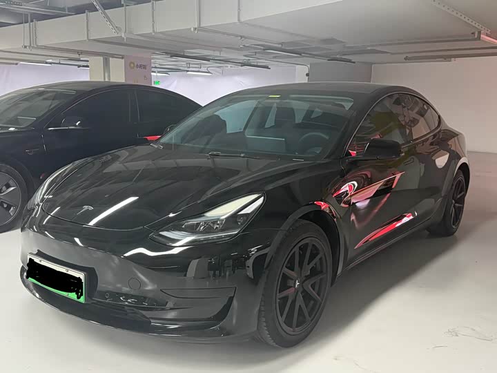 Фото 1 - Tesla Model 3