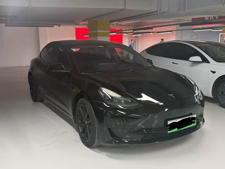 Фото 3 - Tesla Model 3