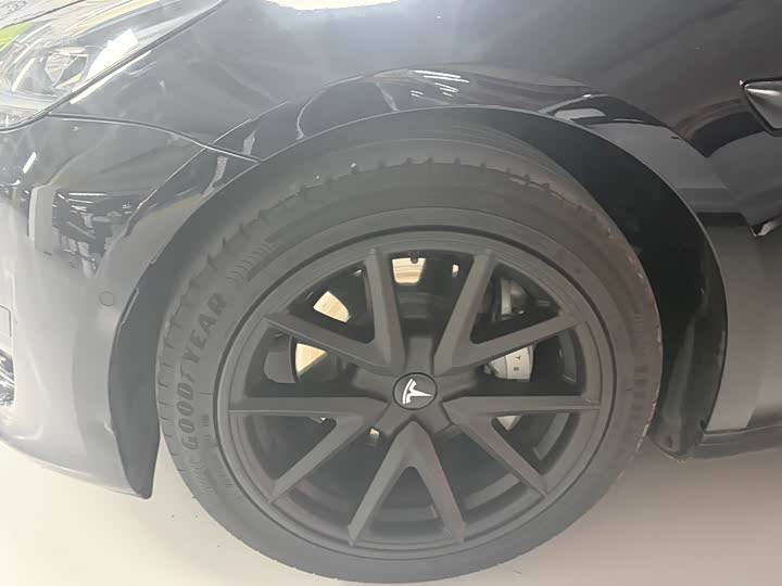 Фото 5 - Tesla Model 3