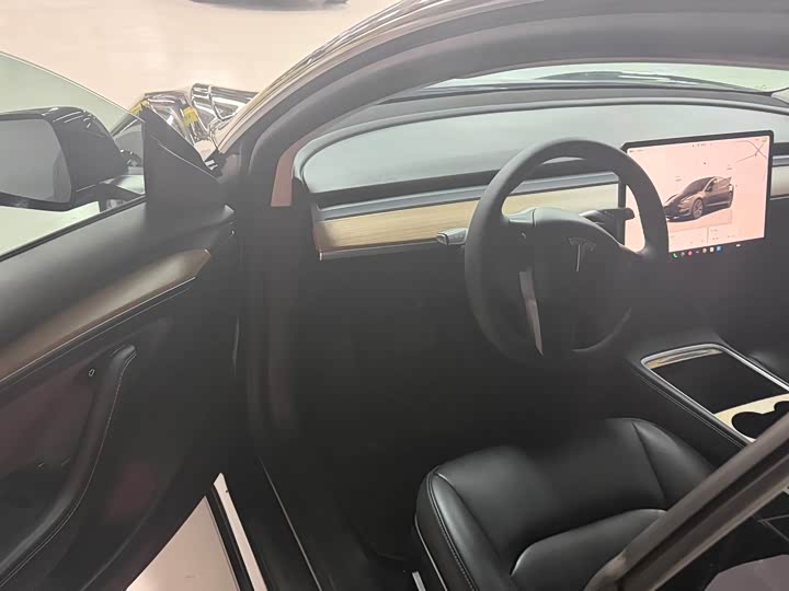 Фото 7 - Tesla Model 3