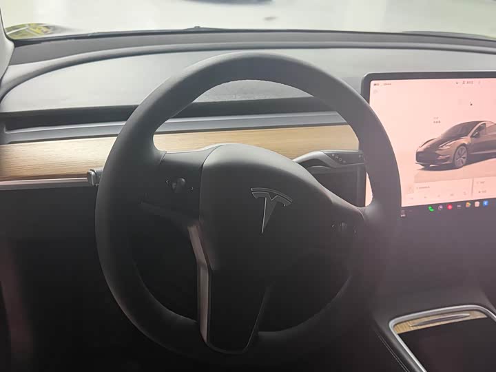 Фото 8 - Tesla Model 3