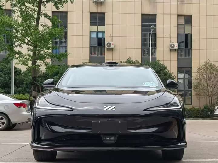 Фото 1 - IM motors L6