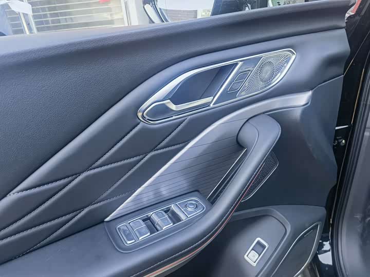 Фото 2 - Hongqi HS7 Hybrid