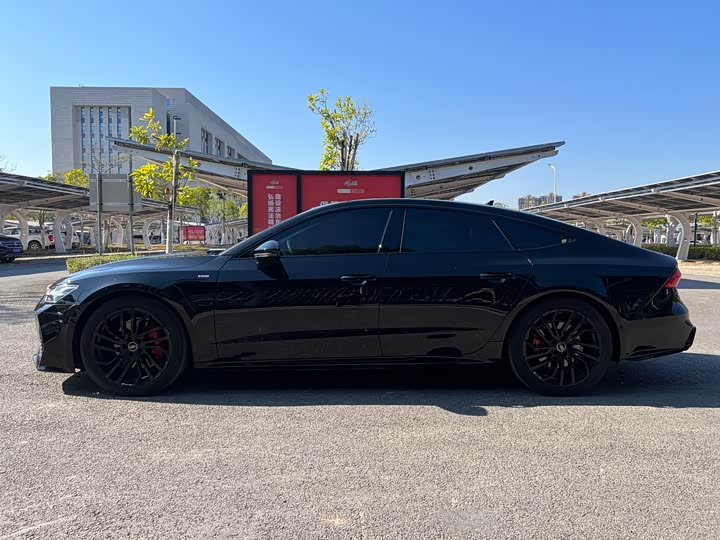 Фото 4 - Audi A7