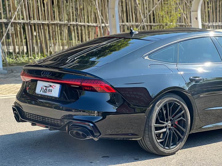 Фото 6 - Audi A7