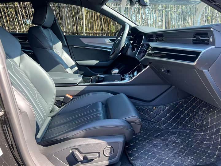 Фото 9 - Audi A7