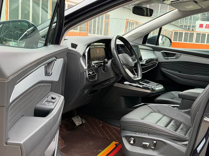 Фото 7 - Volkswagen Talagon